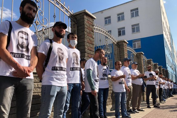 Crimean Tatar activists in front of the Southern District Military Court before the announcement of the verdict for the defendants of the Second Bakhchysarai Group, 16 September 2020 / Photo: Crimean Solidarity