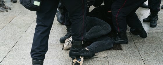 Во время зимних протестов 2021 года полицейские избивали журналистов. Эти случаи до сих пор не расследованы