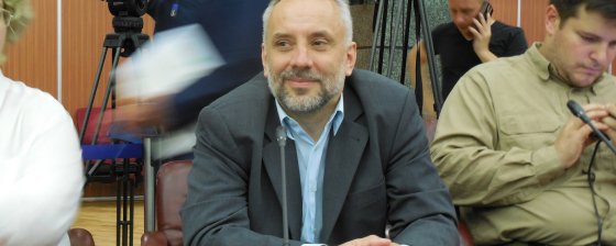 Суд за премии: оппозиционного депутата Мосгордумы обвиняют в мошенничестве