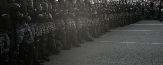 С фигурантов «Болотного дела» потребовали деньги за палки и рации