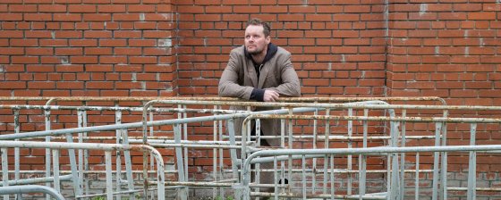 «Язвительный философ и немножко пьяненький хохмач». Слава Малахов — в тюрьме и на свободе