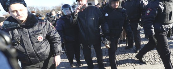 «Они уверены, что нападать на бабушку — это нормально»: рассказ о задержании в Петербурге