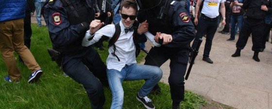 Как это было: рассказы задержанных на День России, часть 2