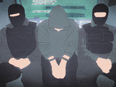      «Ничего маме не говори про „газель“, чтобы она не волновалась». В Екатеринбурге силовики избили студента, пытаясь добраться до его мобильного
    