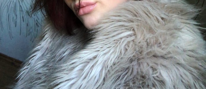 Полицейский записался на пирсинг и задержал сотрудницу салона красоты за участие в акции