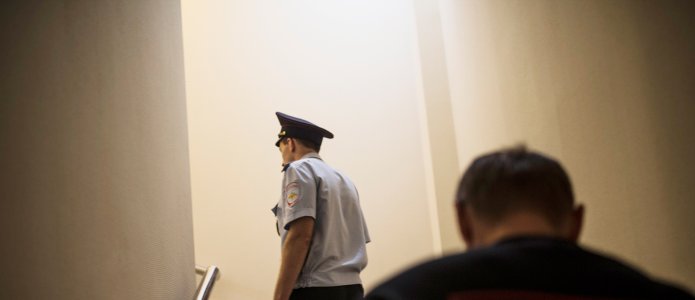 Полицейские в Москве приходят по адресам попавших в базы сайтов Навального. Истории