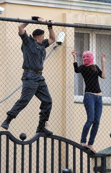Задержания у суда над Pussy Riot: список